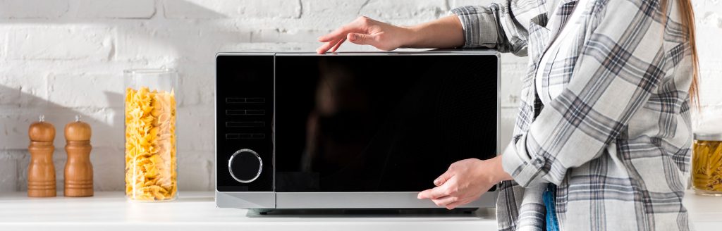 Inspección de un horno microondas: control de calidad e inspección pre-embarque (PSI)
